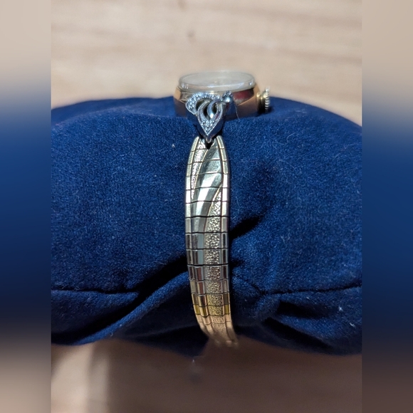 (997)VINTAGE Caravelle Ladies Automátic Watch by Bulova 10K Gold Plated… - Picture 6 of 16